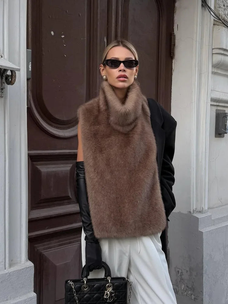 MIRRACH DESIGN WOMEN'S FUR COAT