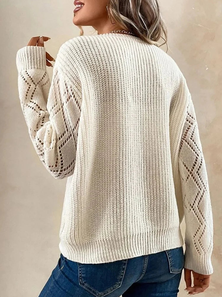 ELEGANT KNITTED SWEATER